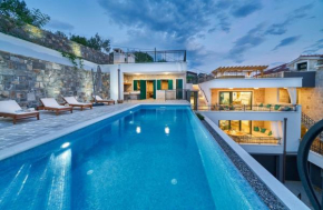 Stone Villa with Heated Pool, Jacuzzi and Dalmatian Ambience for 12 Persons